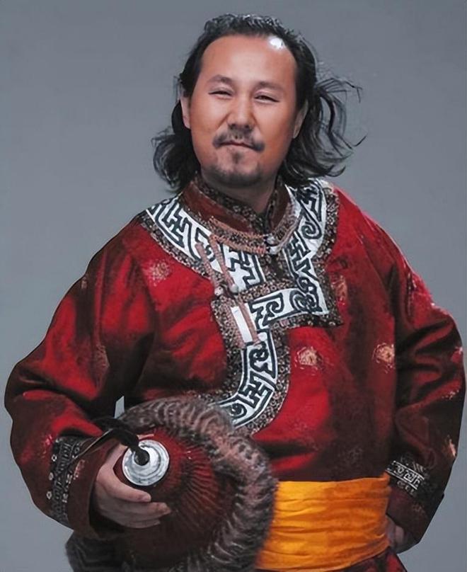 鲁能5比1大胜铁人!王大雷和韩鹏赛后都推荐他,享受球迷掌声