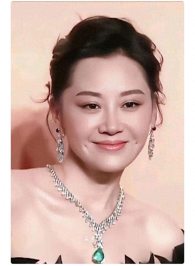 压力来了，中国男篮苦战喀麦隆，2人满分3人优秀1人不及格