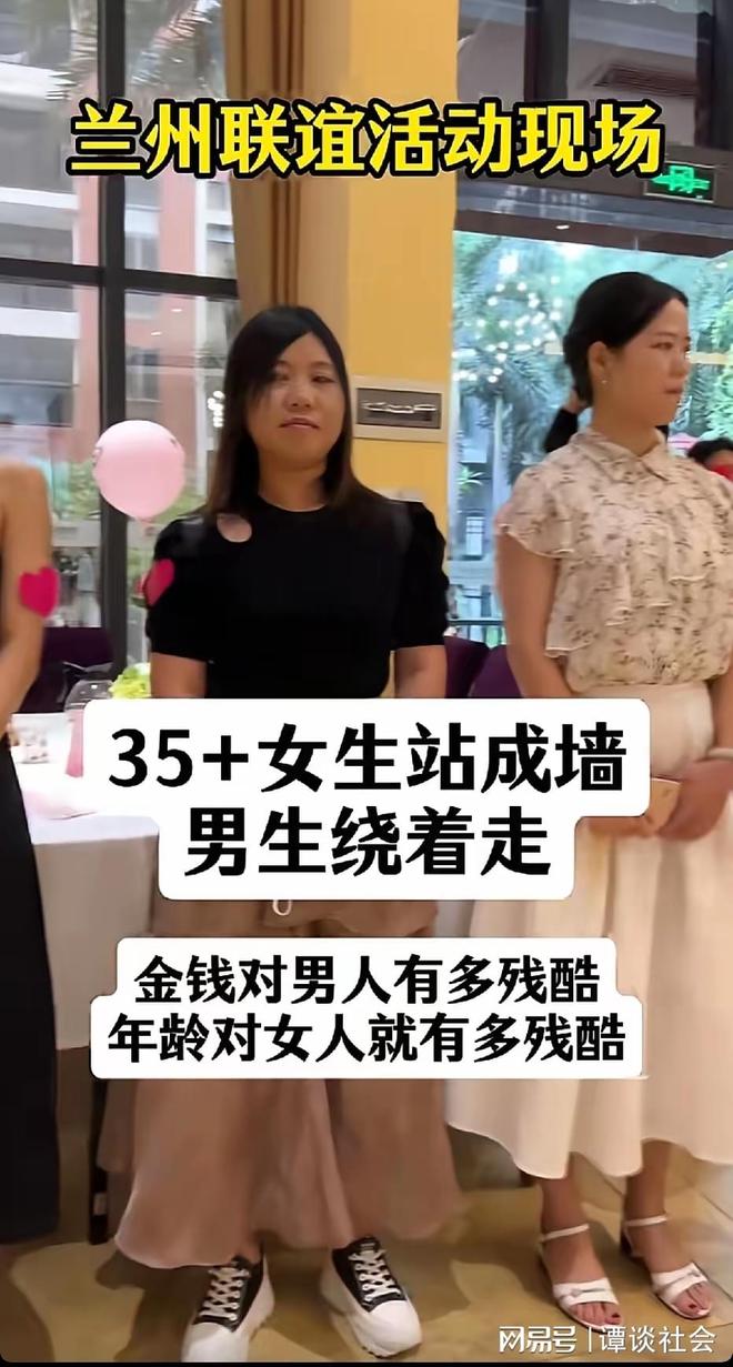 态度大反转!迪班萨改口:我尊重老将特雷杨,放弃3号球衣改穿4号