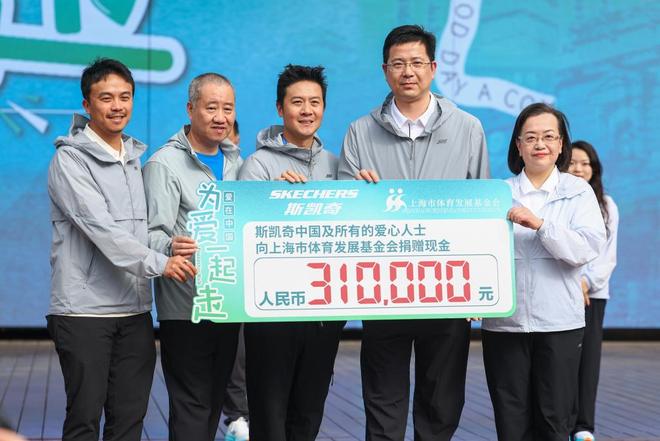 当红明星“脖子前倾”冲上热搜，医生紧急提醒→