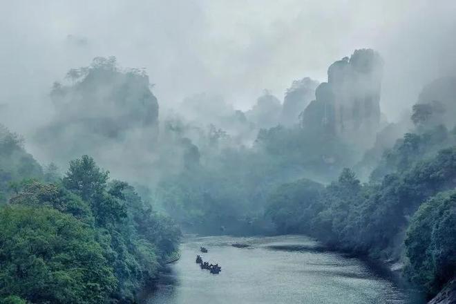 范扬笔下的美加墨世界杯攻守图鉴